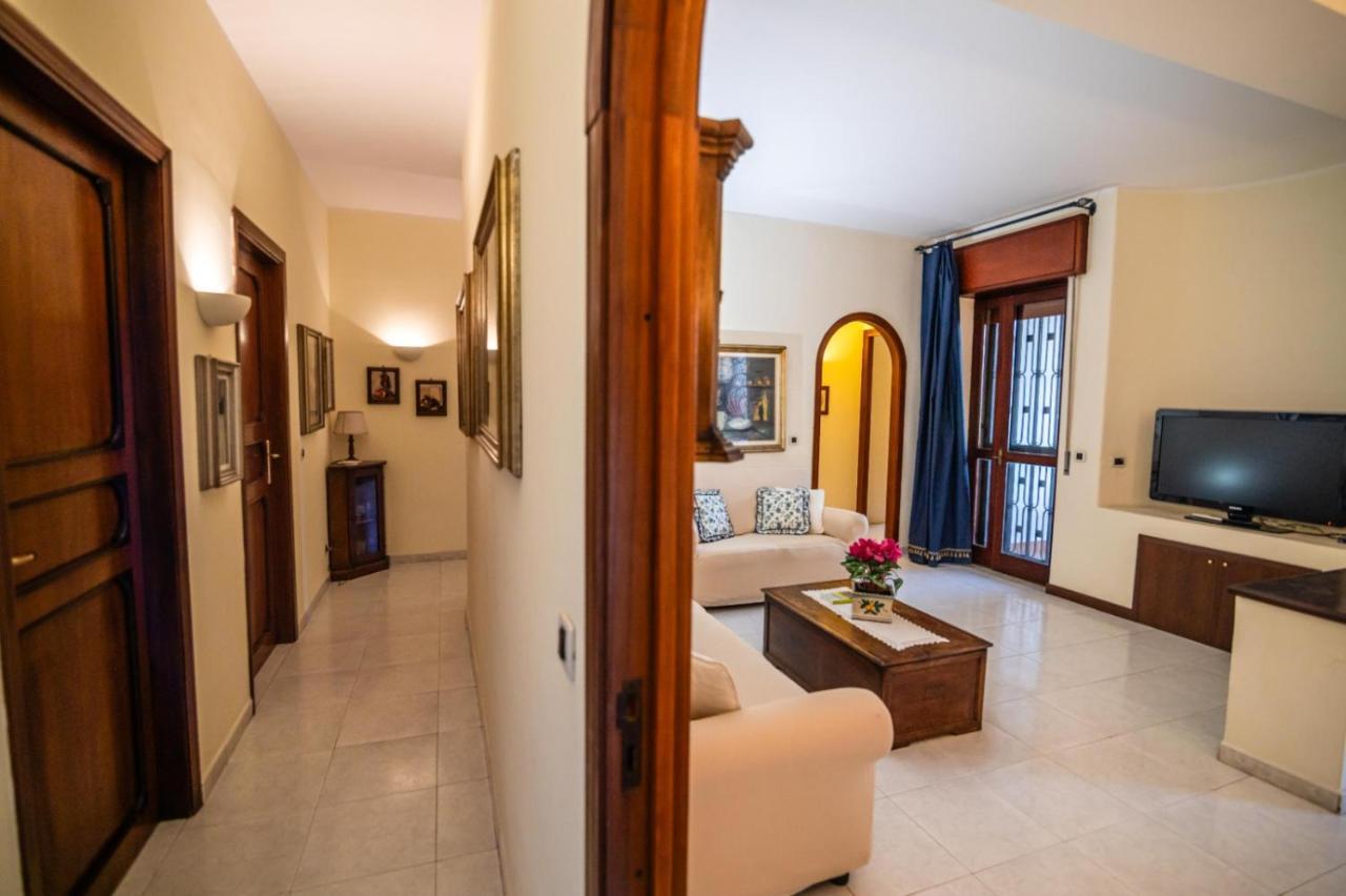 Courrier-House Apartment Ачи Кастело Екстериор снимка