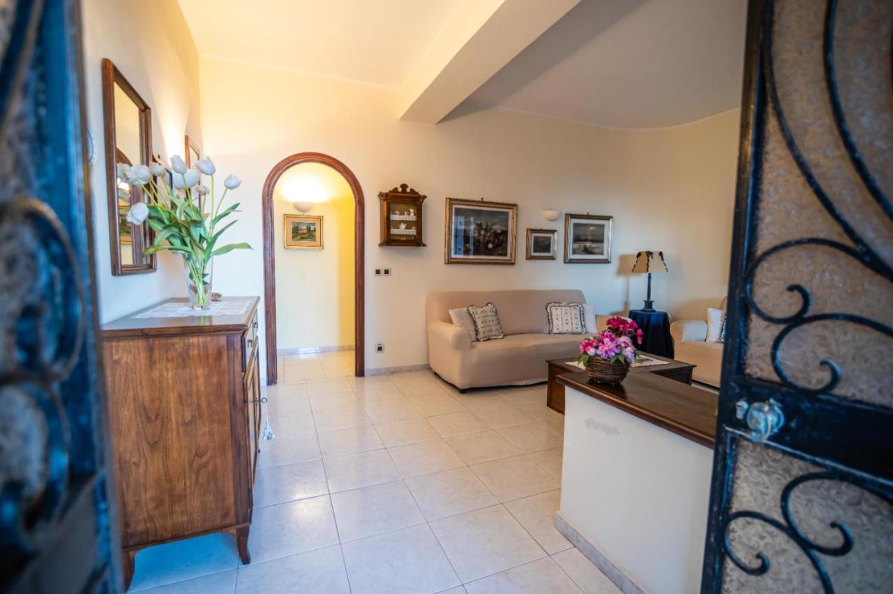 Courrier-House Apartment Ачи Кастело Екстериор снимка
